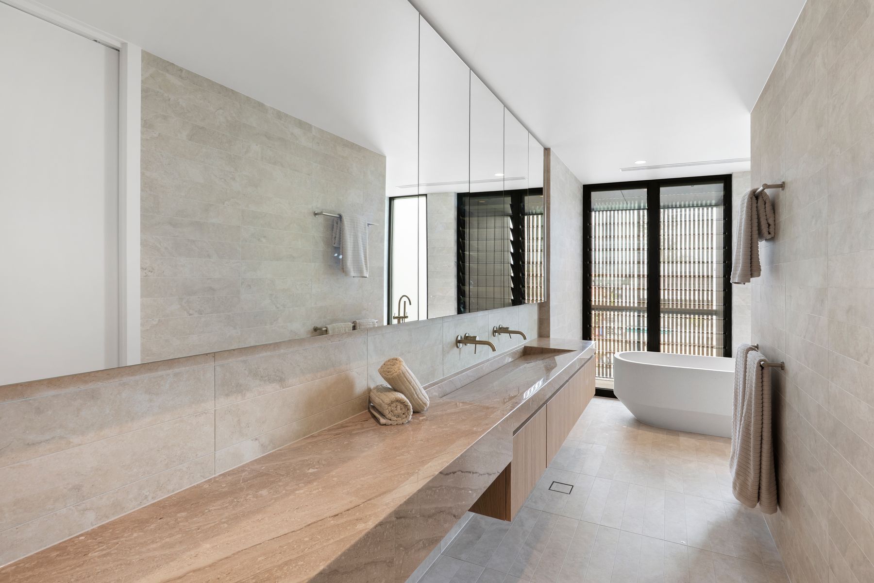 Main ensuite