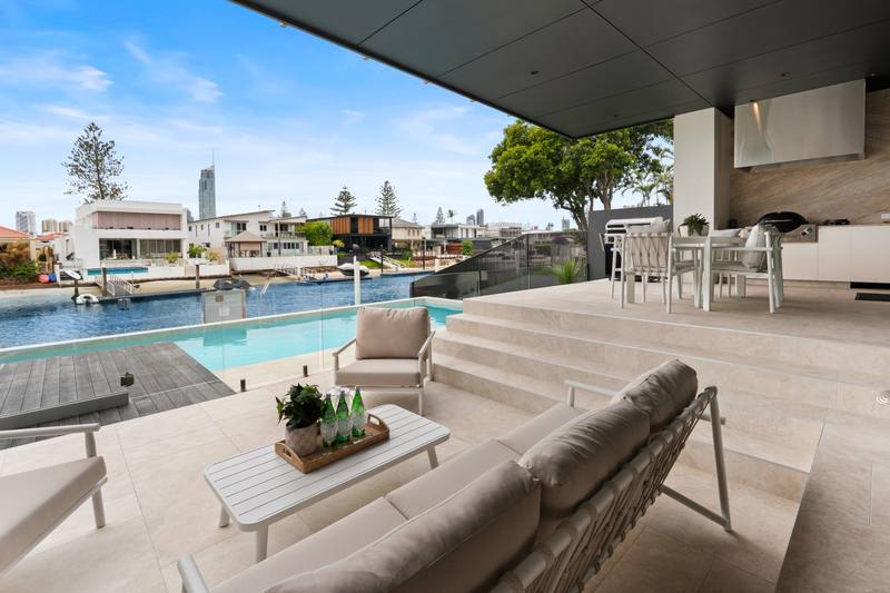 Alfresco lounge
